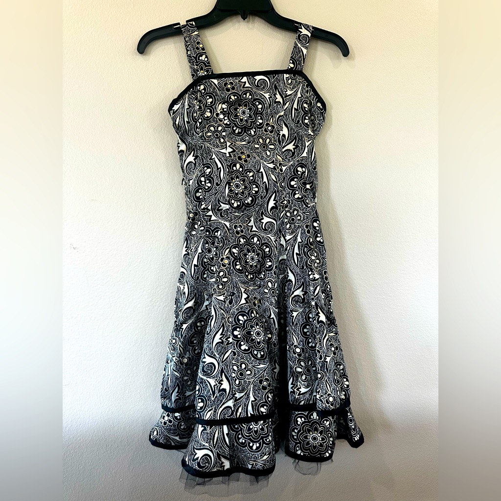 2-Hip - Black, White And Gold Patterned